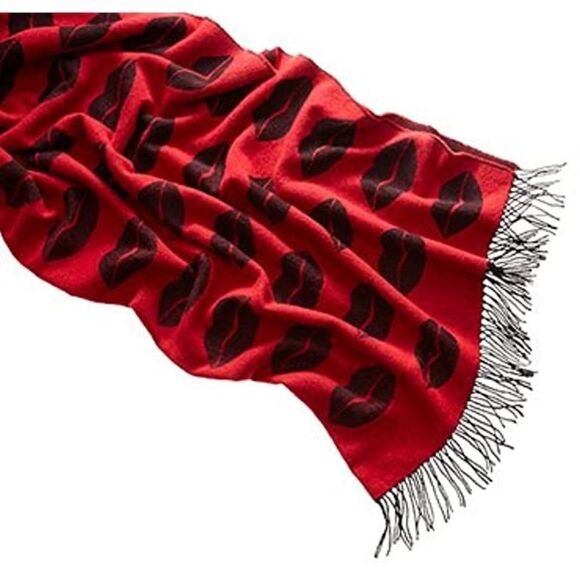 Victoria’s Secret Reversible Red Kiss Lip Print Cozy Trow Blanket - Picture 4 of 6